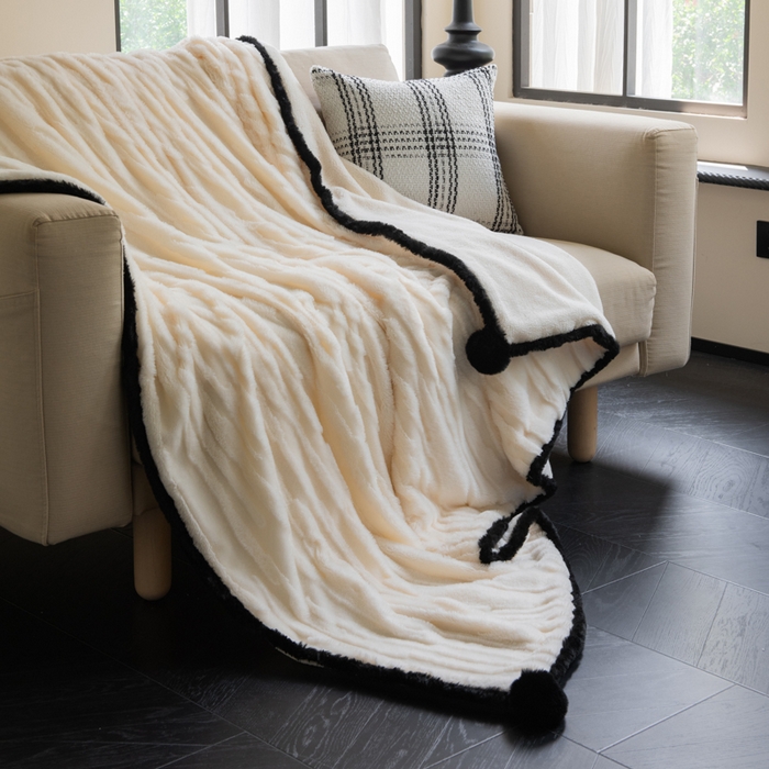 91家纺网 家纺一手货源 找家纺 潮邦创意家居 2025全新升级阳离子提花兔毛球毯毯子-雪兔波纹系列轻奢风格图 雪兔波纹-雾绒白