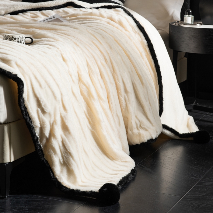 91家纺网 家纺一手货源 找家纺 潮邦创意家居 2025全新升级阳离子提花兔毛球毯毯子-雪兔波纹系列轻奢风格图 雪兔波纹-雾绒白
