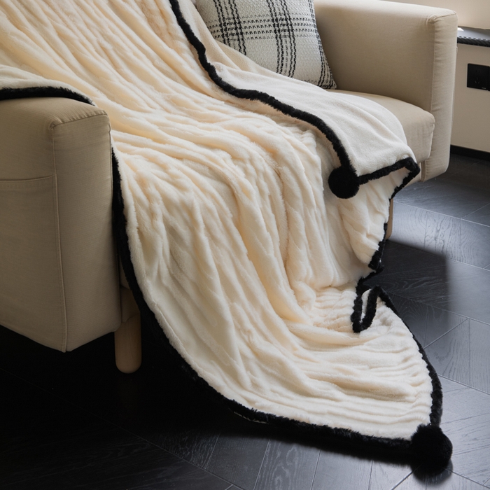 91家纺网 家纺一手货源 找家纺 潮邦创意家居 2025全新升级阳离子提花兔毛球毯毯子-雪兔波纹系列轻奢风格图 雪兔波纹-雾绒白