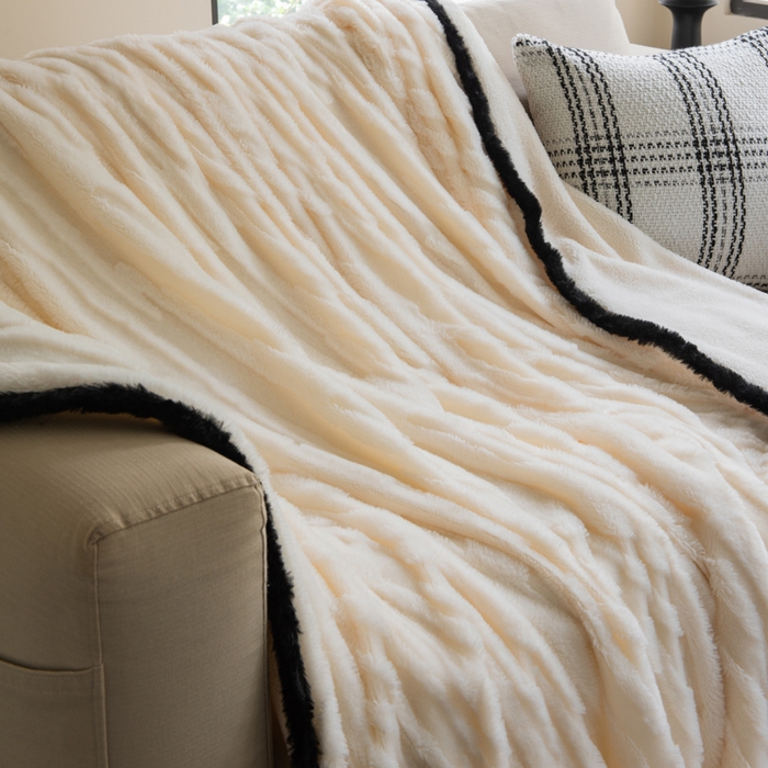 91家纺网 家纺一手货源 找家纺 潮邦创意家居 2025全新升级阳离子提花兔毛球毯毯子-雪兔波纹系列轻奢风格图 雪兔波纹-雾绒白