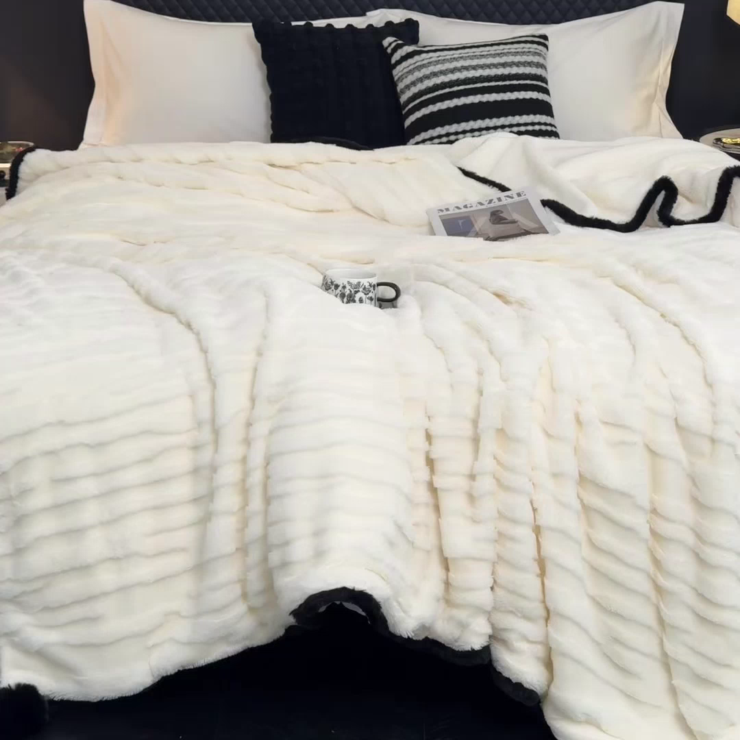 91家纺网 家纺一手货源 找家纺 潮邦创意家居 2025全新升级阳离子提花兔毛球毯毯子-雪兔波纹系列轻奢风格图 雪兔波纹-雾绒白