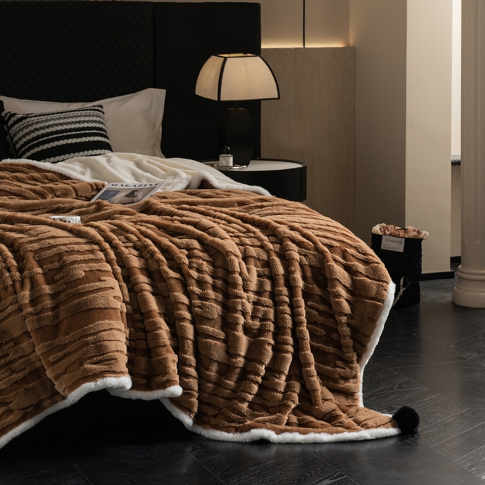 91家纺网 家纺一手货源 找家纺 潮邦创意家居 2025全新升级阳离子提花兔毛球毯毯子-雪兔波纹系列轻奢风格图 雪兔波纹-烟绒棕