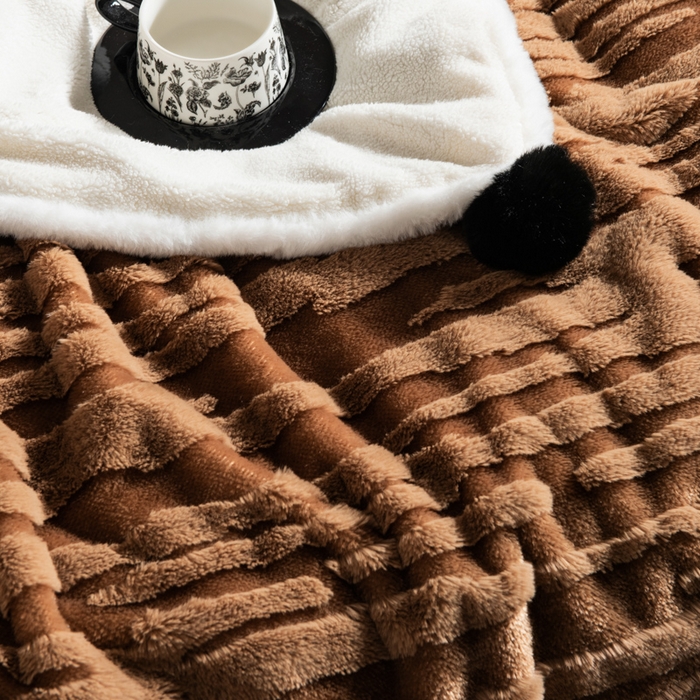 91家纺网 家纺一手货源 找家纺 潮邦创意家居 2025全新升级阳离子提花兔毛球毯毯子-雪兔波纹系列轻奢风格图 雪兔波纹-烟绒棕