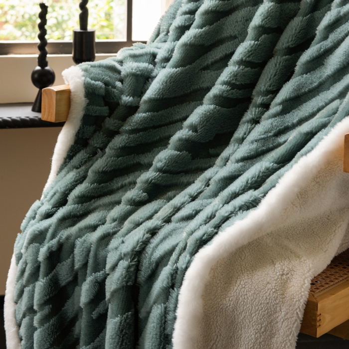 91家纺网 家纺一手货源 找家纺 潮邦创意家居 2025全新升级阳离子提花兔毛球毯毯子-雪兔波纹系列轻奢风格图 雪兔波纹-朱弦绿