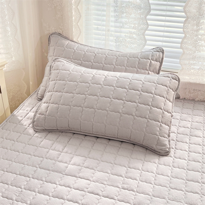 91家纺网 家纺一手货源 找家纺 梦舒羽 2025新款云感双层纱夹棉床褥床护垫床垫保护垫学生宿舍专用三件套 梦境灰