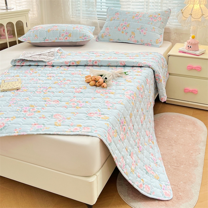 91家纺网 家纺一手货源 找家纺 梦舒羽 2025新款云感双层纱夹棉床褥床护垫床垫保护垫学生宿舍专用三件套 繁花入梦