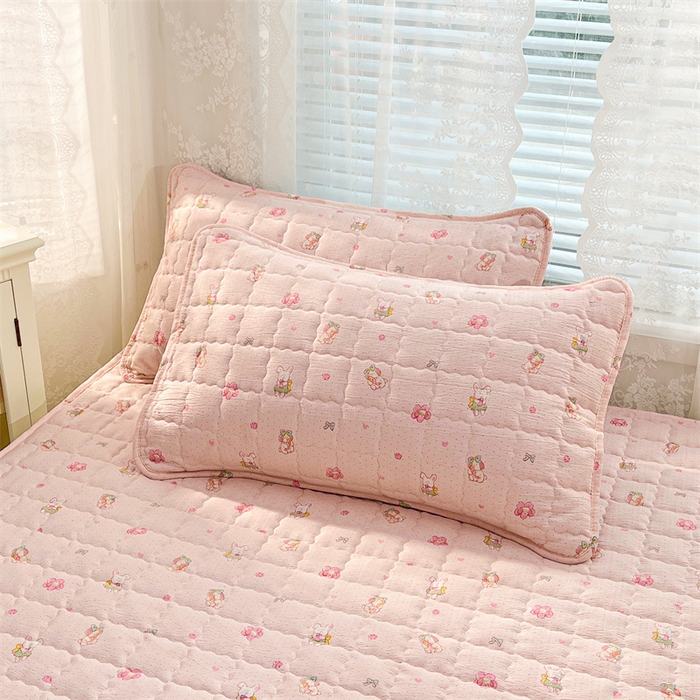 91家纺网 家纺一手货源 找家纺 梦舒羽 2025新款云感双层纱夹棉床褥床护垫床垫保护垫学生宿舍专用三件套 花田小兔