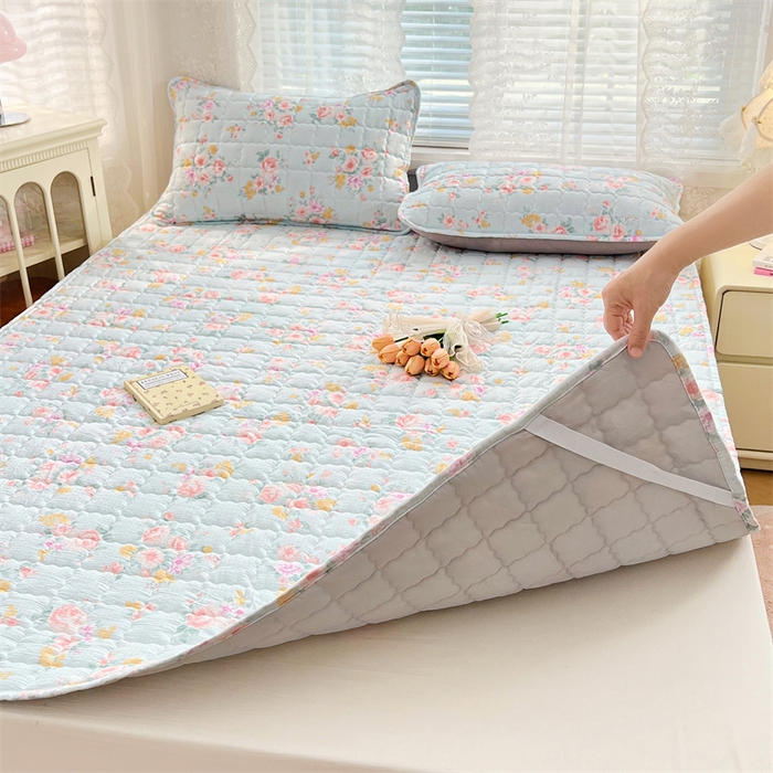 91家纺网 家纺一手货源 找家纺 梦舒羽 2025新款云感双层纱夹棉床褥床护垫床垫保护垫学生宿舍专用三件套 繁花入梦