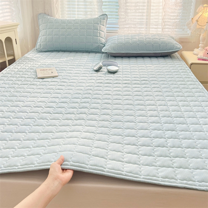 91家纺网 家纺一手货源 找家纺 梦舒羽 2025新款云感双层纱夹棉床褥床护垫床垫保护垫学生宿舍专用三件套 夏日蓝