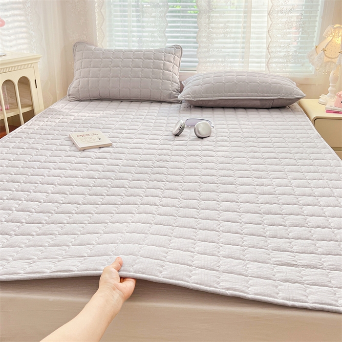 91家纺网 家纺一手货源 找家纺 梦舒羽 2025新款云感双层纱夹棉床褥床护垫床垫保护垫学生宿舍专用三件套 梦境灰