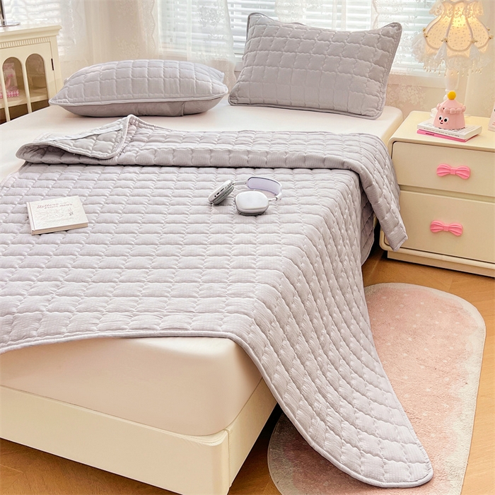 91家纺网 家纺一手货源 找家纺 梦舒羽 2025新款云感双层纱夹棉床褥床护垫床垫保护垫学生宿舍专用三件套 梦境灰