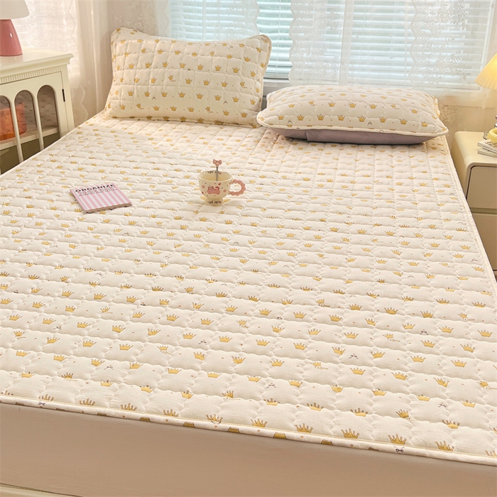 91家纺网 家纺一手货源 找家纺 梦舒羽 2025新款云感双层纱夹棉床褥床护垫床垫保护垫学生宿舍专用三件套 小皇冠