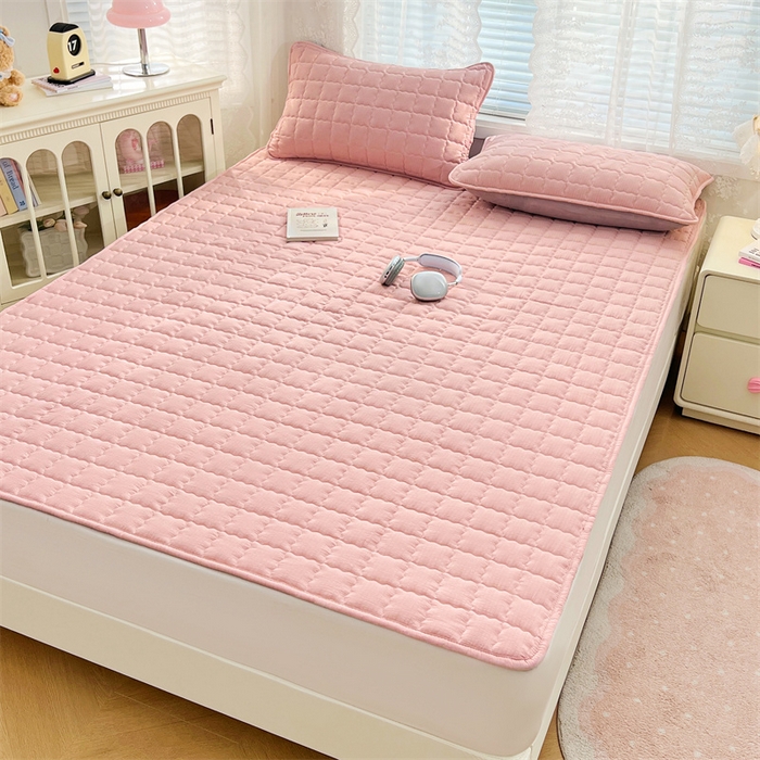 91家纺网 家纺一手货源 找家纺 梦舒羽 2025新款云感双层纱夹棉床褥床护垫床垫保护垫学生宿舍专用三件套 告白粉