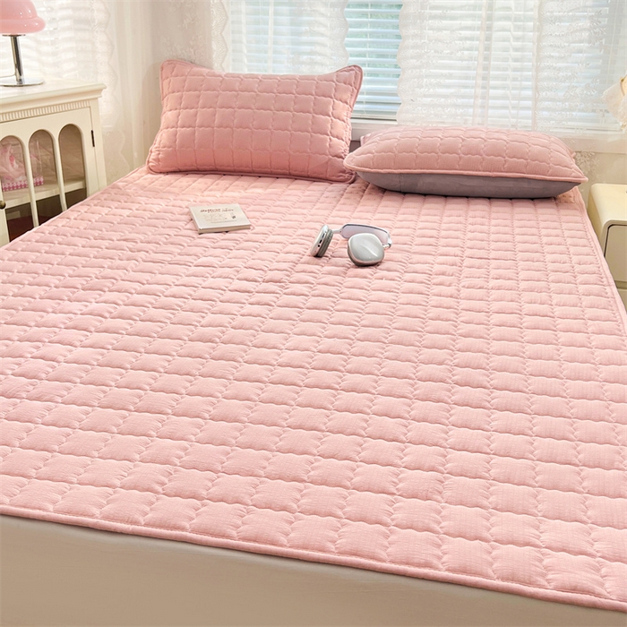 91家纺网 家纺一手货源 找家纺 梦舒羽 2025新款云感双层纱夹棉床褥床护垫床垫保护垫学生宿舍专用三件套 告白粉