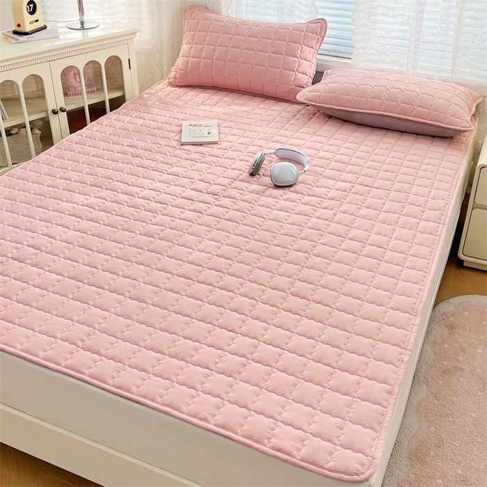 91家纺网 家纺一手货源 找家纺 梦舒羽 2025新款云感双层纱夹棉床褥床护垫床垫保护垫学生宿舍专用三件套 告白粉