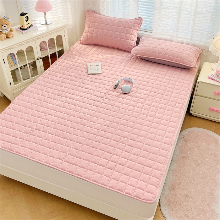 91家纺网 家纺一手货源 找家纺 梦舒羽 2025新款云感双层纱夹棉床褥床护垫床垫保护垫学生宿舍专用三件套 告白粉