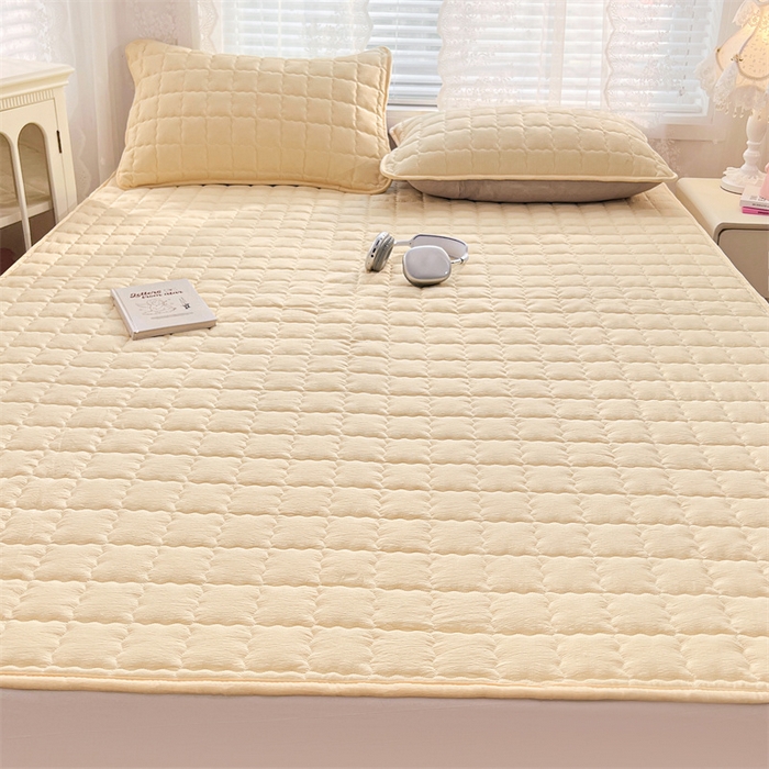 91家纺网 家纺一手货源 找家纺 梦舒羽 2025新款云感双层纱夹棉床褥床护垫床垫保护垫学生宿舍专用三件套 奶酪黄