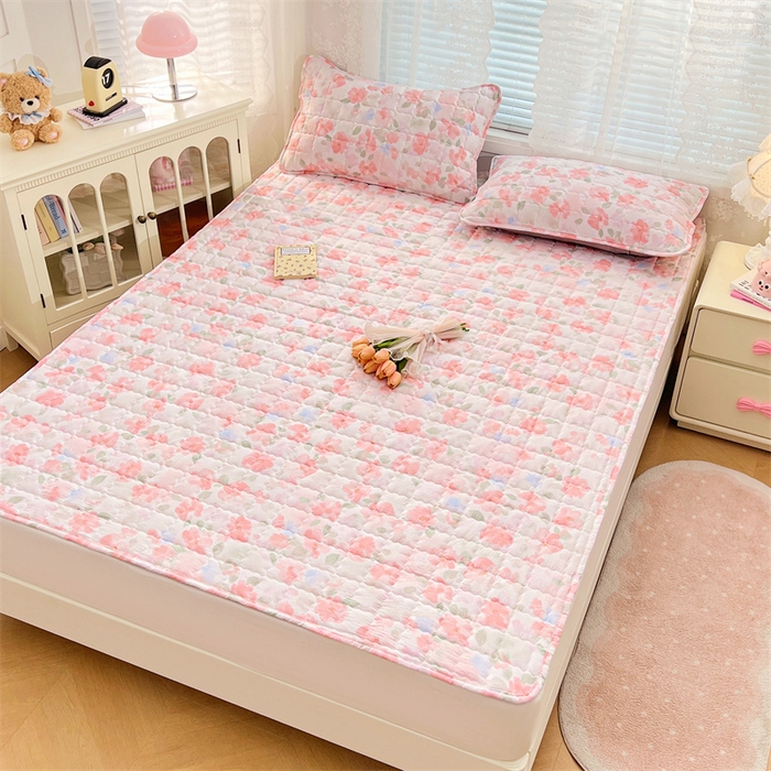 91家纺网 家纺一手货源 找家纺 梦舒羽 2025新款云感双层纱夹棉床褥床护垫床垫保护垫学生宿舍专用三件套 倾城之恋