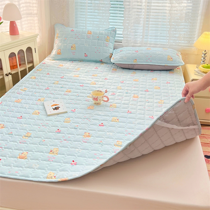 91家纺网 家纺一手货源 找家纺 梦舒羽 2025新款云感双层纱夹棉床褥床护垫床垫保护垫学生宿舍专用三件套 甜心小狗