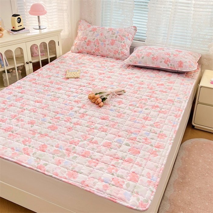 91家纺网 家纺一手货源 找家纺 梦舒羽 2025新款云感双层纱夹棉床褥床护垫床垫保护垫学生宿舍专用三件套 倾城之恋