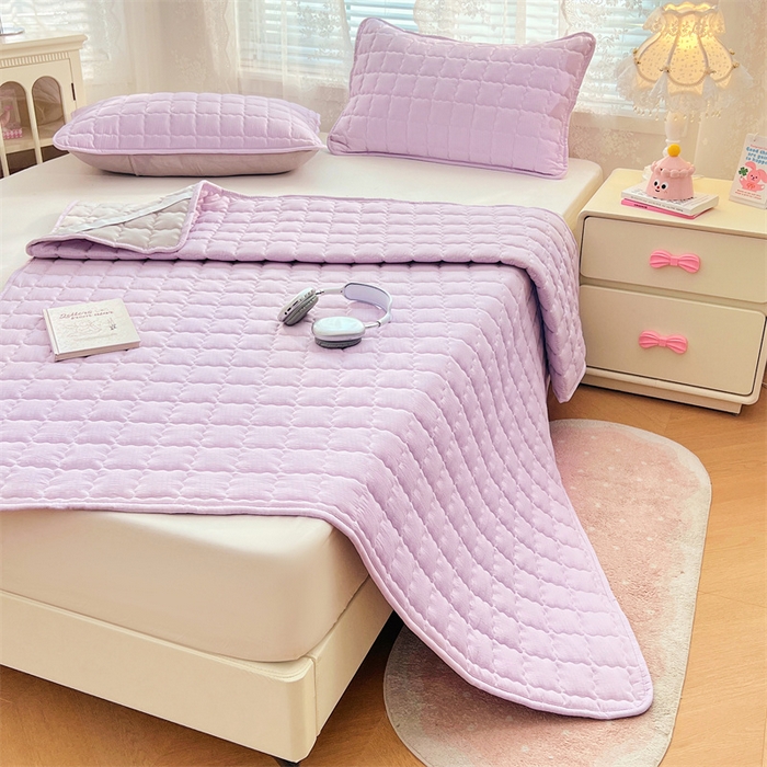 91家纺网 家纺一手货源 找家纺 梦舒羽 2025新款云感双层纱夹棉床褥床护垫床垫保护垫学生宿舍专用三件套 暮山紫