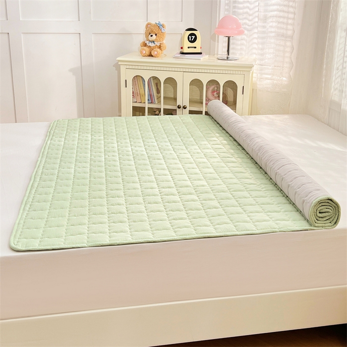 91家纺网 家纺一手货源 找家纺 梦舒羽 2025新款云感双层纱夹棉床褥床护垫床垫保护垫学生宿舍专用三件套 抹茶绿