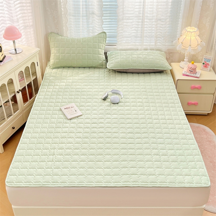 91家纺网 家纺一手货源 找家纺 梦舒羽 2025新款云感双层纱夹棉床褥床护垫床垫保护垫学生宿舍专用三件套 抹茶绿