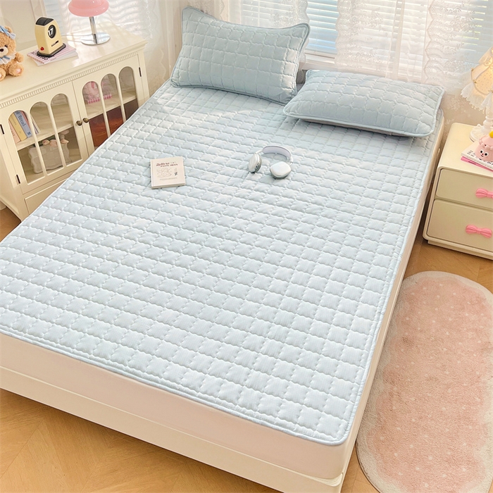 91家纺网 家纺一手货源 找家纺 梦舒羽 2025新款云感双层纱夹棉床褥床护垫床垫保护垫学生宿舍专用三件套 夏日蓝