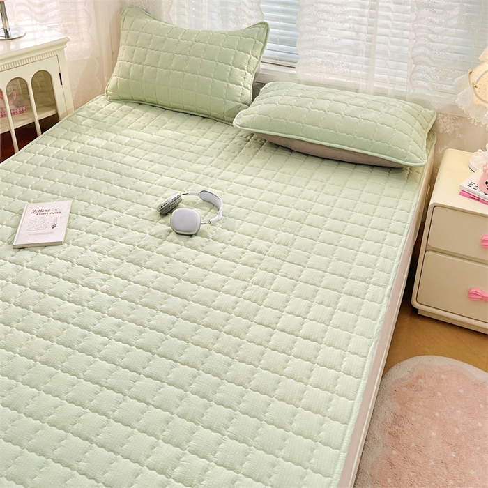 91家纺网 家纺一手货源 找家纺 梦舒羽 2025新款云感双层纱夹棉床褥床护垫床垫保护垫学生宿舍专用三件套 抹茶绿