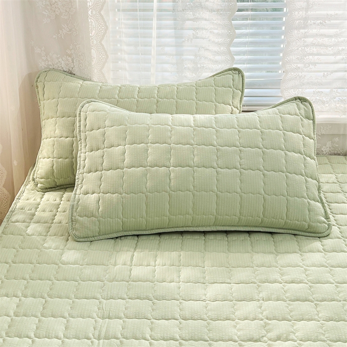 91家纺网 家纺一手货源 找家纺 梦舒羽 2025新款云感双层纱夹棉床褥床护垫床垫保护垫学生宿舍专用三件套 抹茶绿