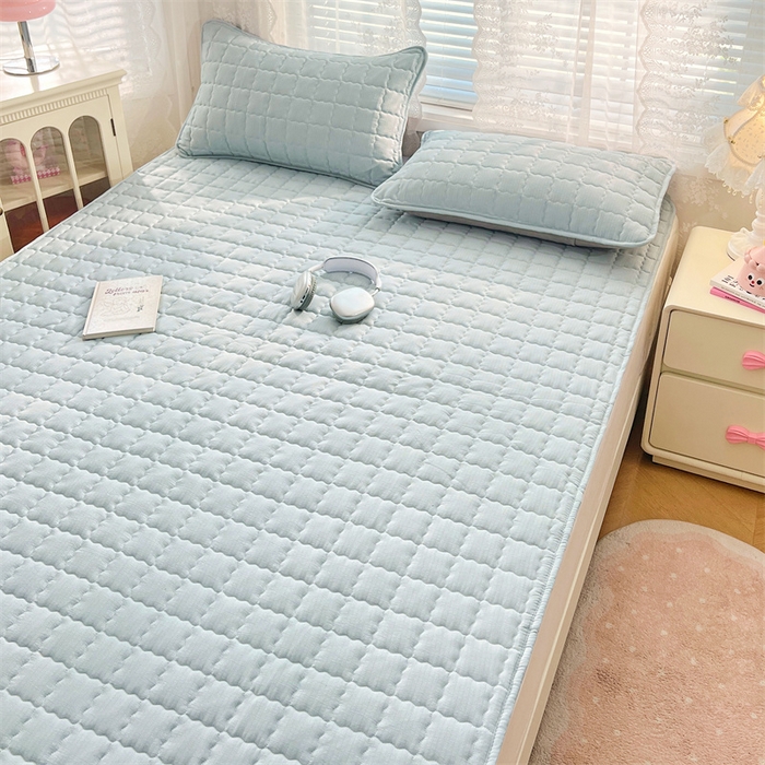 91家纺网 家纺一手货源 找家纺 梦舒羽 2025新款云感双层纱夹棉床褥床护垫床垫保护垫学生宿舍专用三件套 夏日蓝