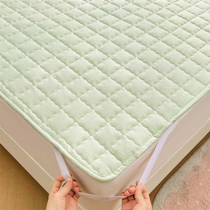 91家纺网 家纺一手货源 找家纺 梦舒羽 2025新款云感双层纱夹棉床褥床护垫床垫保护垫学生宿舍专用三件套 抹茶绿