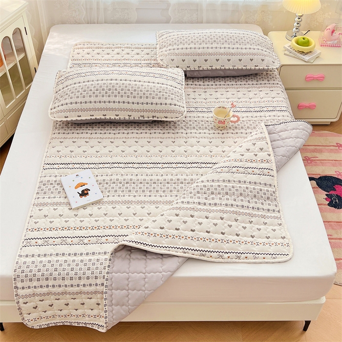 91家纺网 家纺一手货源 找家纺 梦舒羽 2025新款云感双层纱夹棉床褥床护垫床垫保护垫学生宿舍专用三件套 遇见浪漫