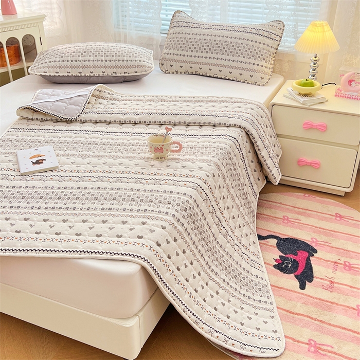 91家纺网 家纺一手货源 找家纺 梦舒羽 2025新款云感双层纱夹棉床褥床护垫床垫保护垫学生宿舍专用三件套 遇见浪漫