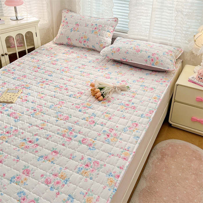 91家纺网 家纺一手货源 找家纺 圣比熊 2025新款云感双层纱夹棉床褥床护垫床垫保护垫学生宿舍专用三件套 朝花夕拾