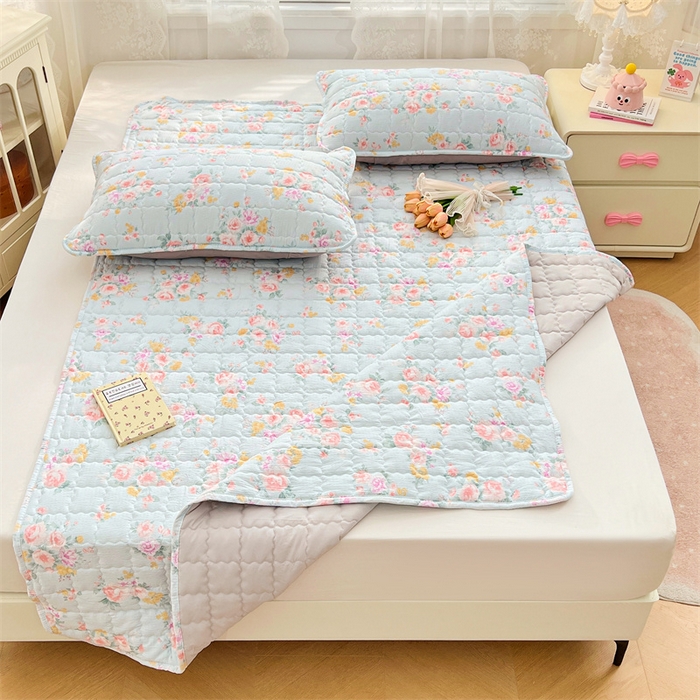 91家纺网 家纺一手货源 找家纺 圣比熊 2025新款云感双层纱夹棉床褥床护垫床垫保护垫学生宿舍专用三件套 繁花入梦