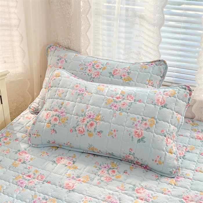 91家纺网 家纺一手货源 找家纺 圣比熊 2025新款云感双层纱夹棉床褥床护垫床垫保护垫学生宿舍专用三件套 繁花入梦