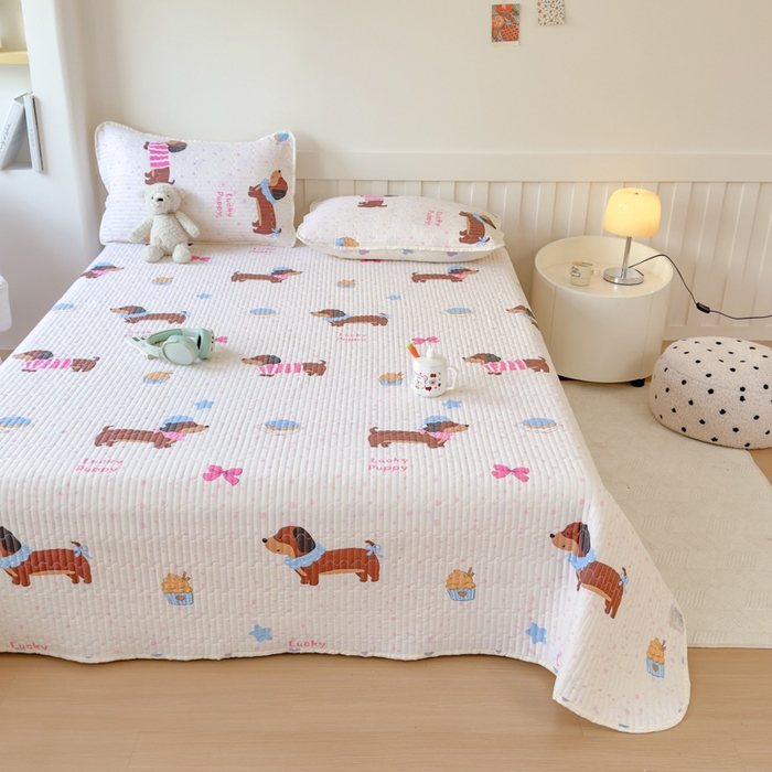 91家纺网 家纺一手货源 找家纺 鑫利来家纺 2025新款水洗棉夹棉床盖印花卡通-四季款 幸运狗