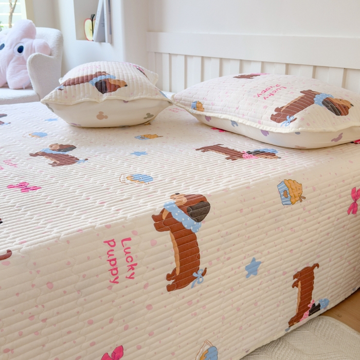 91家纺网 家纺一手货源 找家纺 鑫利来家纺 2025新款水洗棉夹棉床盖印花卡通-四季款 幸运狗