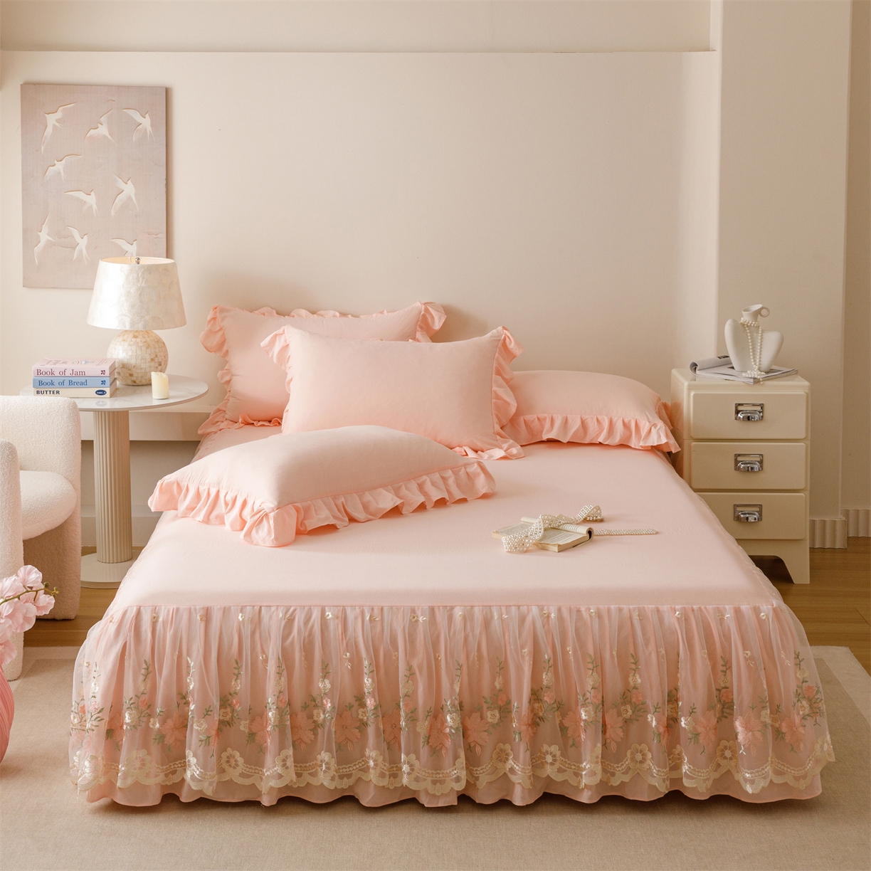 91家纺网 家纺一手货源 找家纺 （总）好儿喜家纺2025新款A类水洗棉床裙三件套-花甜系列