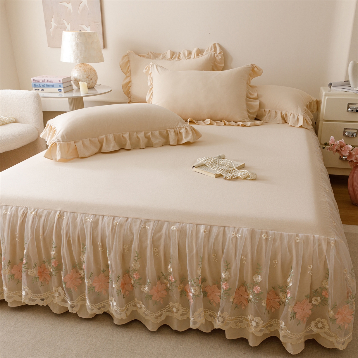 91家纺网 家纺一手货源 找家纺 （总）好儿喜家纺2025新款A类水洗棉床裙三件套-花甜系列