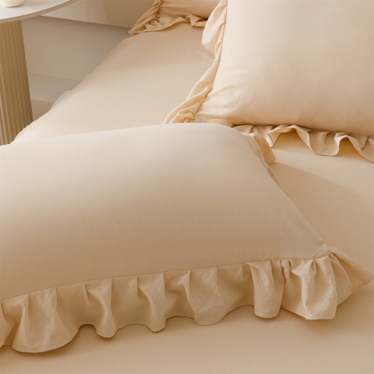 91家纺网 家纺一手货源 找家纺 （总）好儿喜家纺2025新款A类水洗棉床裙三件套-花甜系列