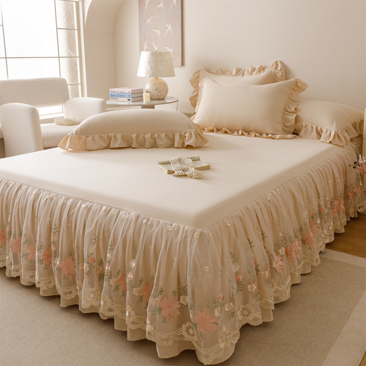 91家纺网 家纺一手货源 找家纺 （总）好儿喜家纺2025新款A类水洗棉床裙三件套-花甜系列