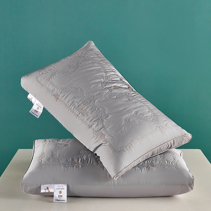 91家纺网 家纺一手货源 找家纺 （总）蝶飞舞 2025新款100支全棉贡缎巴马蚕丝枕头枕芯酒店枕芯灰色 48*74cm