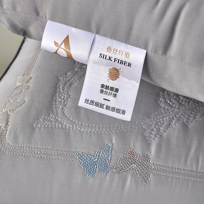 91家纺网 家纺一手货源 找家纺 （总）蝶飞舞 2025新款100支全棉贡缎巴马蚕丝枕头枕芯酒店枕芯灰色 48*74cm