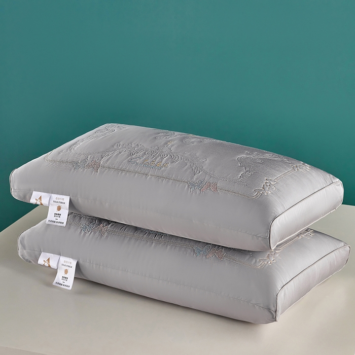 91家纺网 家纺一手货源 找家纺 （总）蝶飞舞 2025新款100支全棉贡缎巴马蚕丝枕头枕芯酒店枕芯灰色 48*74cm
