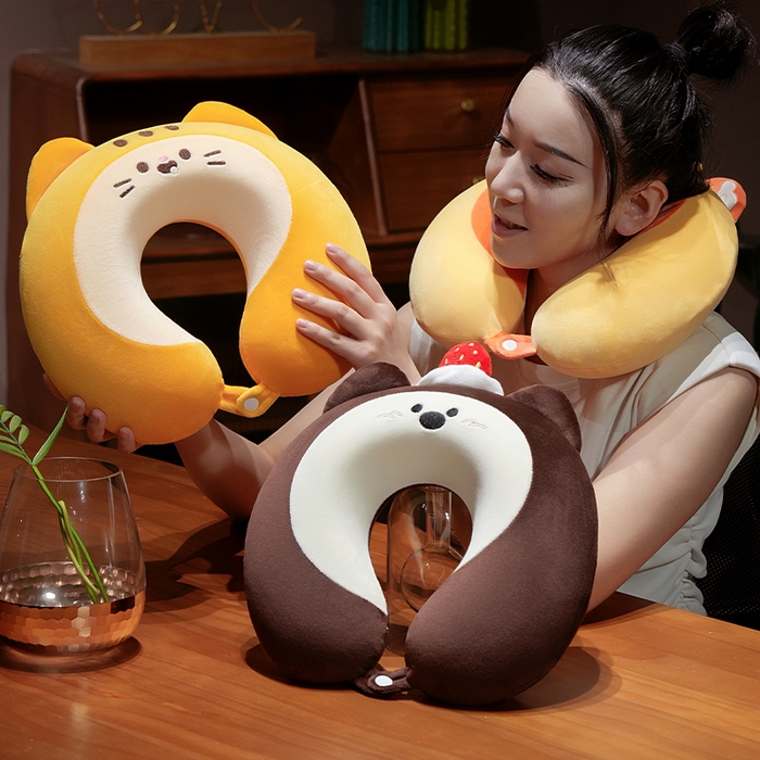 91家纺网 家纺一手货源 找家纺 （总）仟亿莱 2025新款瑞士卷动物系列记忆棉U枕