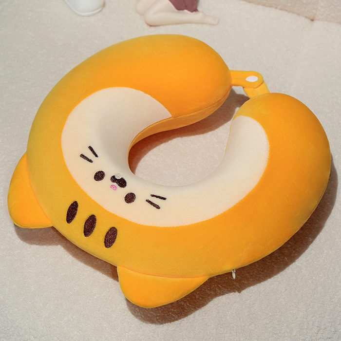 91家纺网 家纺一手货源 找家纺 仟亿莱 2025新款瑞士卷动物系列记忆棉U枕 记忆三花猫 33*32cm/只