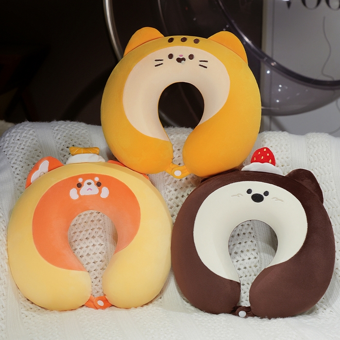 91家纺网 家纺一手货源 找家纺 仟亿莱 2025新款瑞士卷动物系列记忆棉U枕 记忆草莓西高地 33*32cm/只