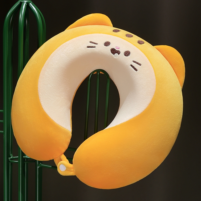 91家纺网 家纺一手货源 找家纺 仟亿莱 2025新款瑞士卷动物系列记忆棉U枕 记忆三花猫 33*32cm/只